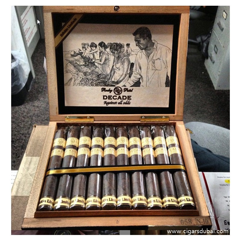Rocky Patel - Decade Robusto (Box of 20)
